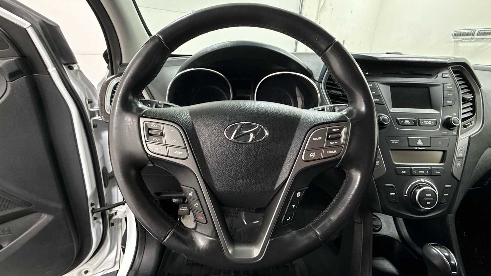 Thumbnail: 2014 Hyundai Santa Fe - 16