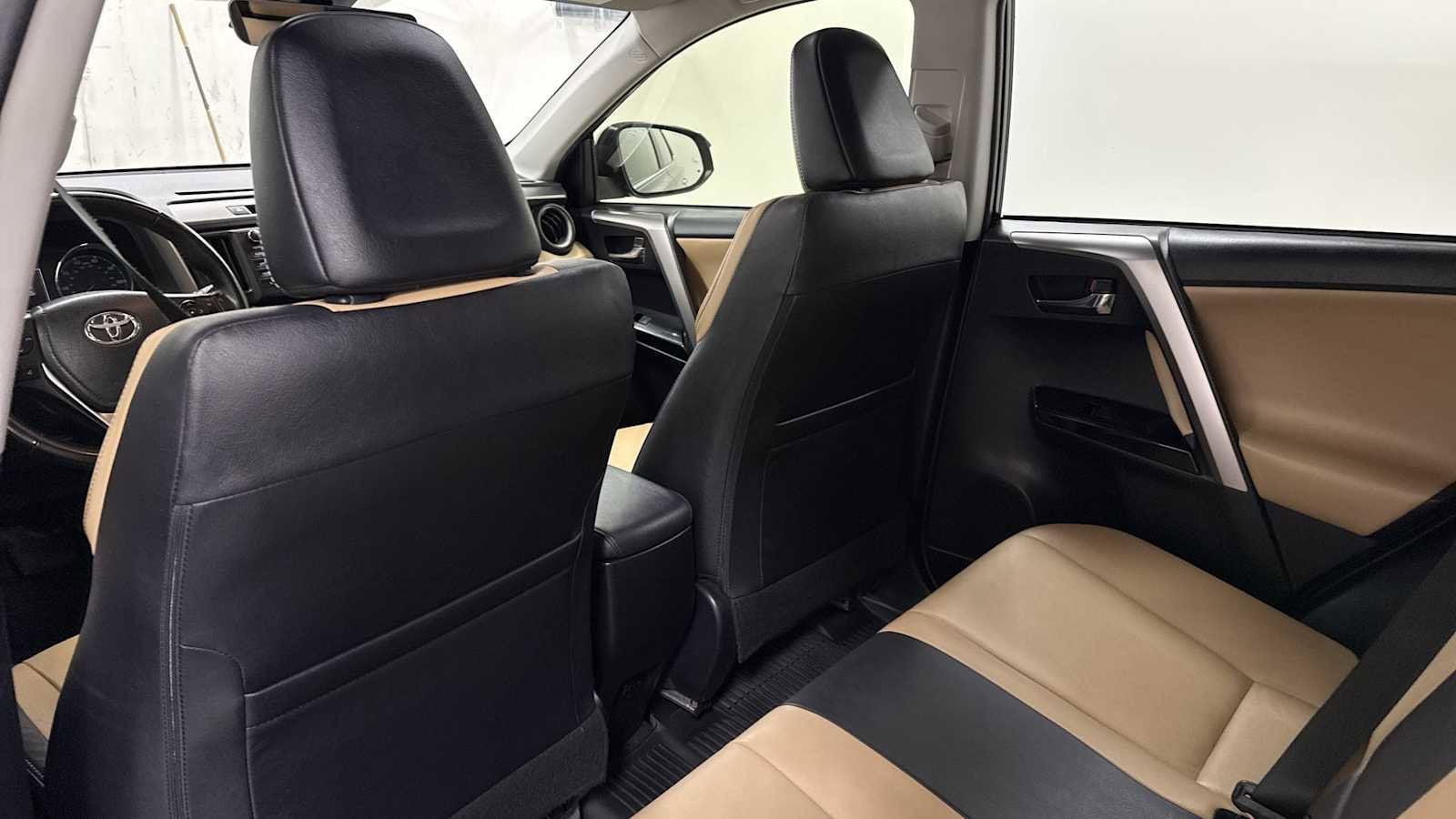 Thumbnail: 2017 Toyota RAV4 - 26