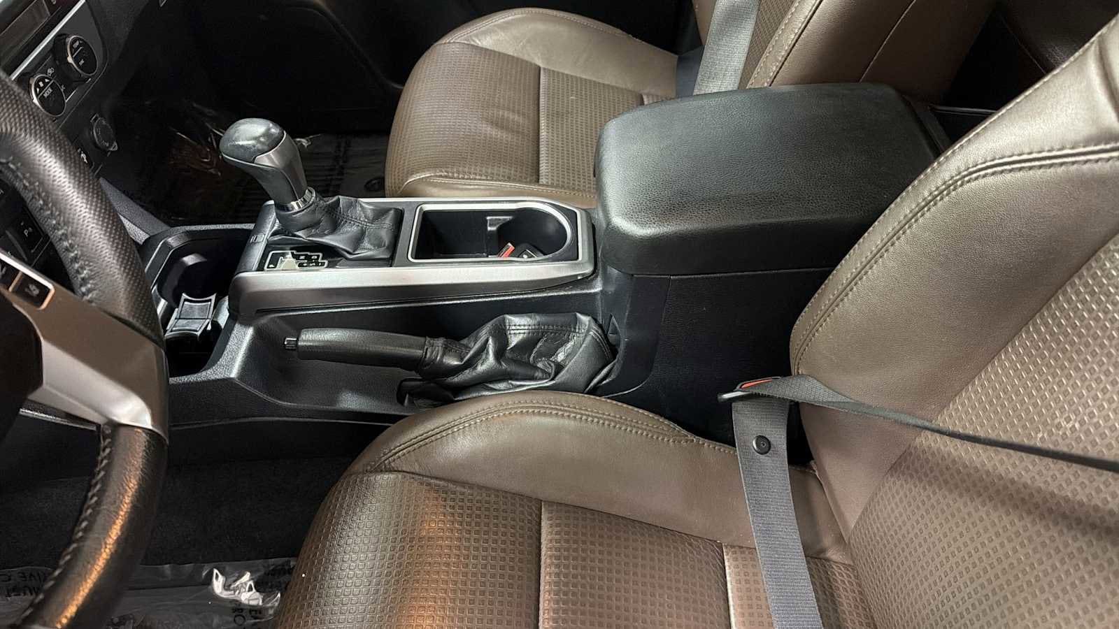 Thumbnail: 2022 Toyota Tacoma - 23