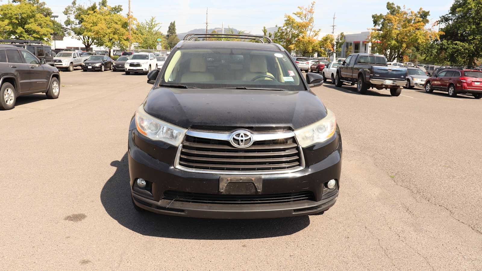 Used 2014 Toyota Highlander XLE with VIN 5TDJKRFH4ES053210 for sale in Springfield, OR