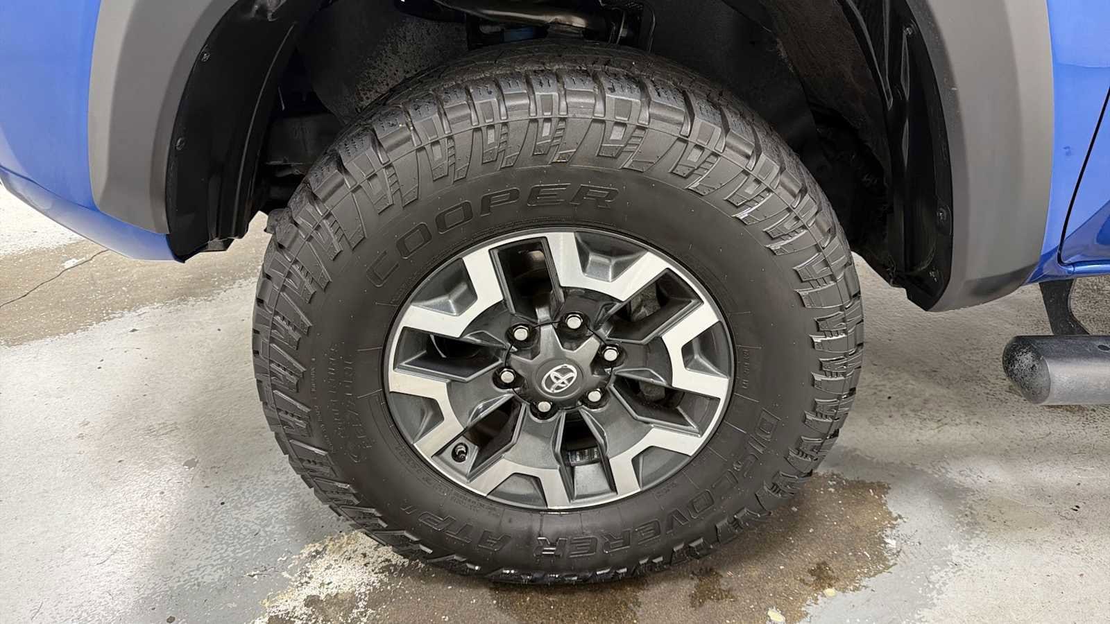 Thumbnail: 2018 Toyota Tacoma - 10