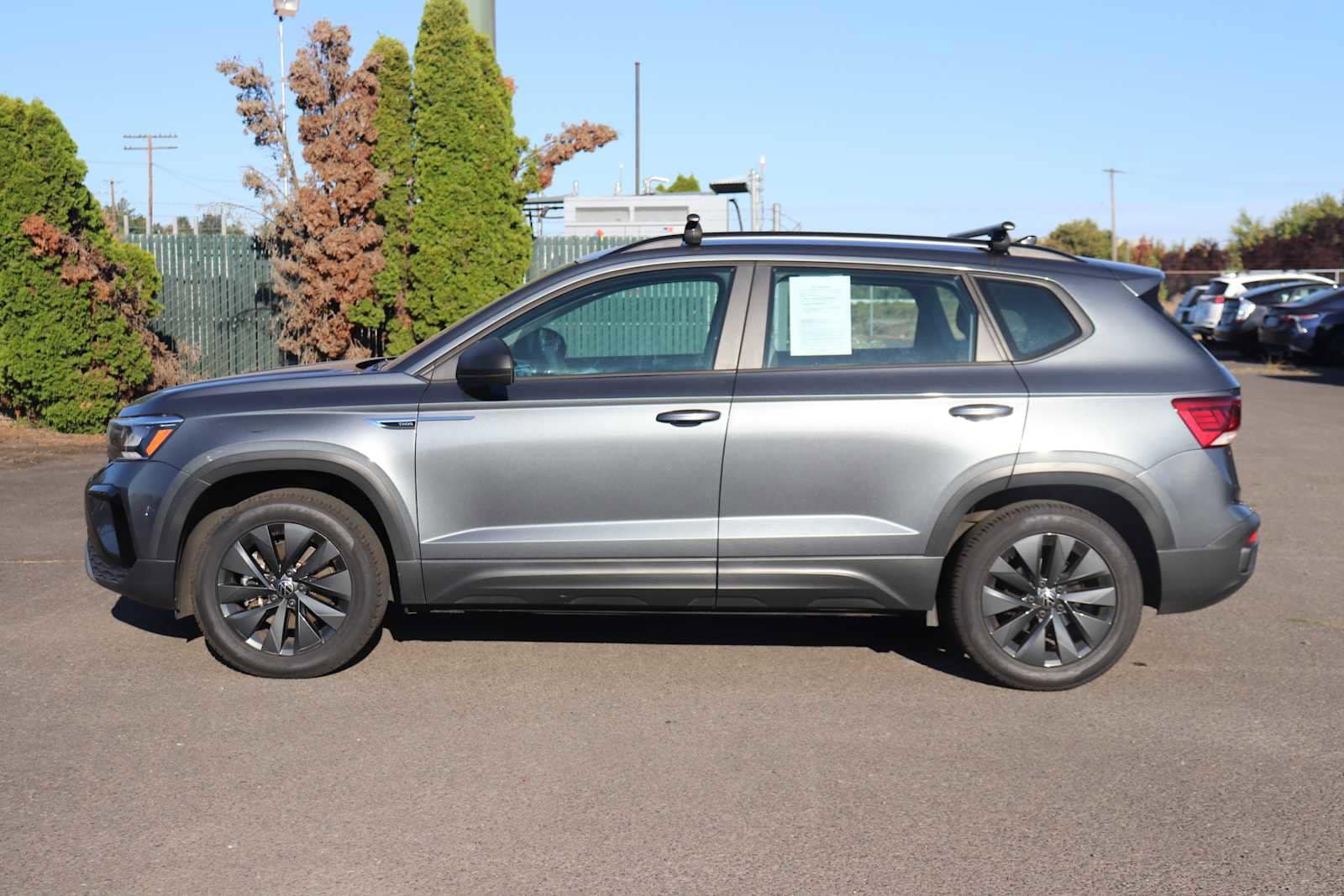 Thumbnail: 2022 Volkswagen Taos - 8