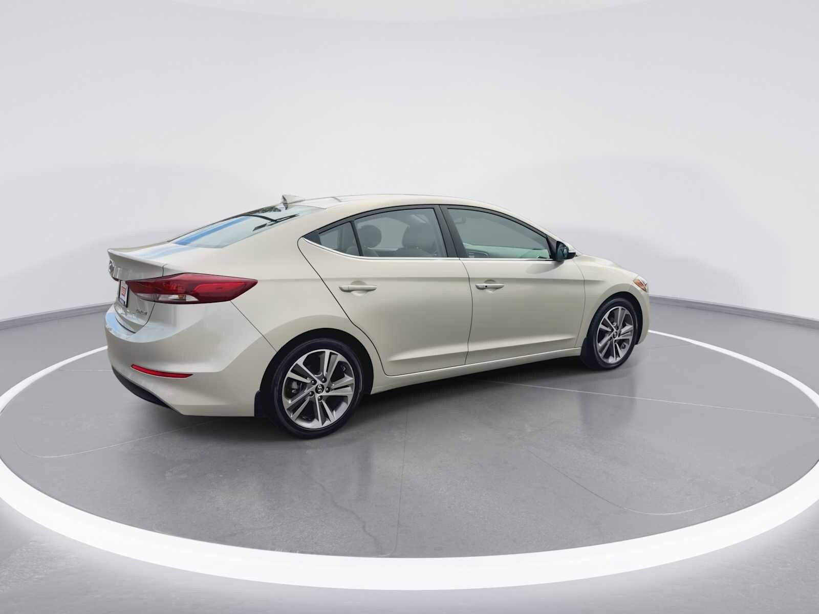 Thumbnail: 2018 Hyundai Elantra - 8