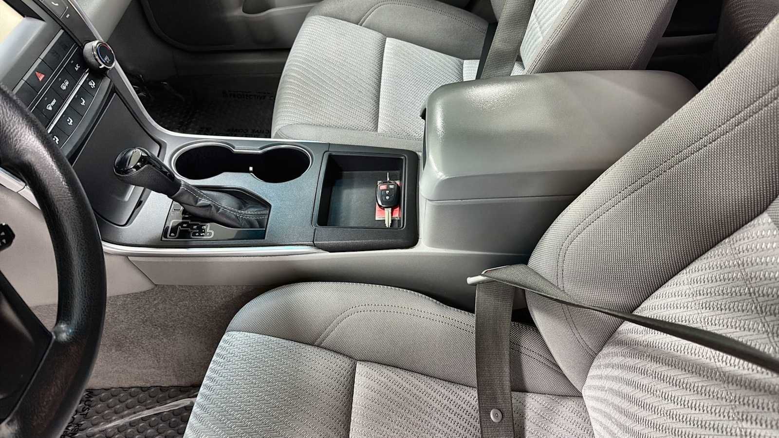 Thumbnail: 2015 Toyota Camry - 22