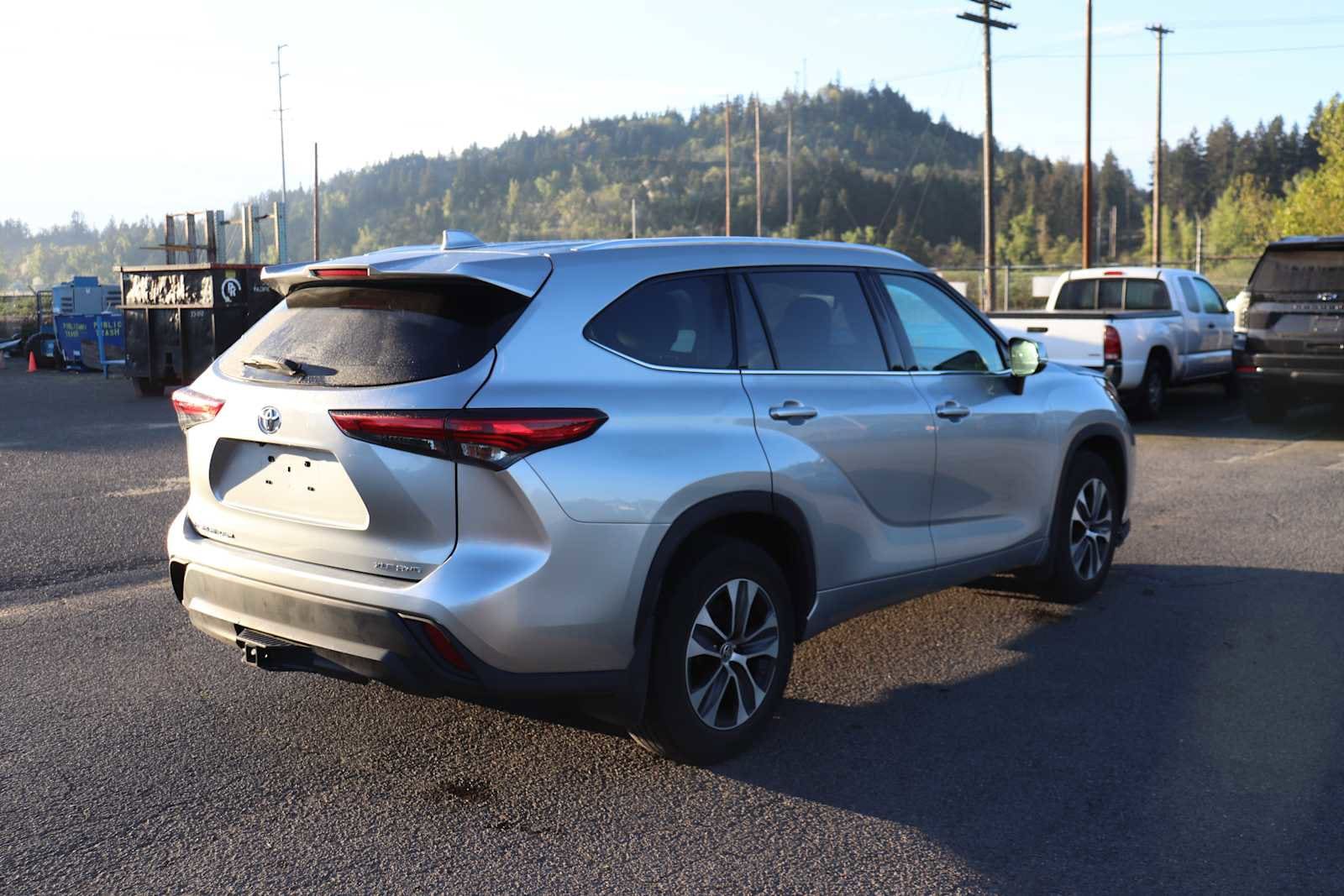 Thumbnail: 2021 Toyota Highlander - 5