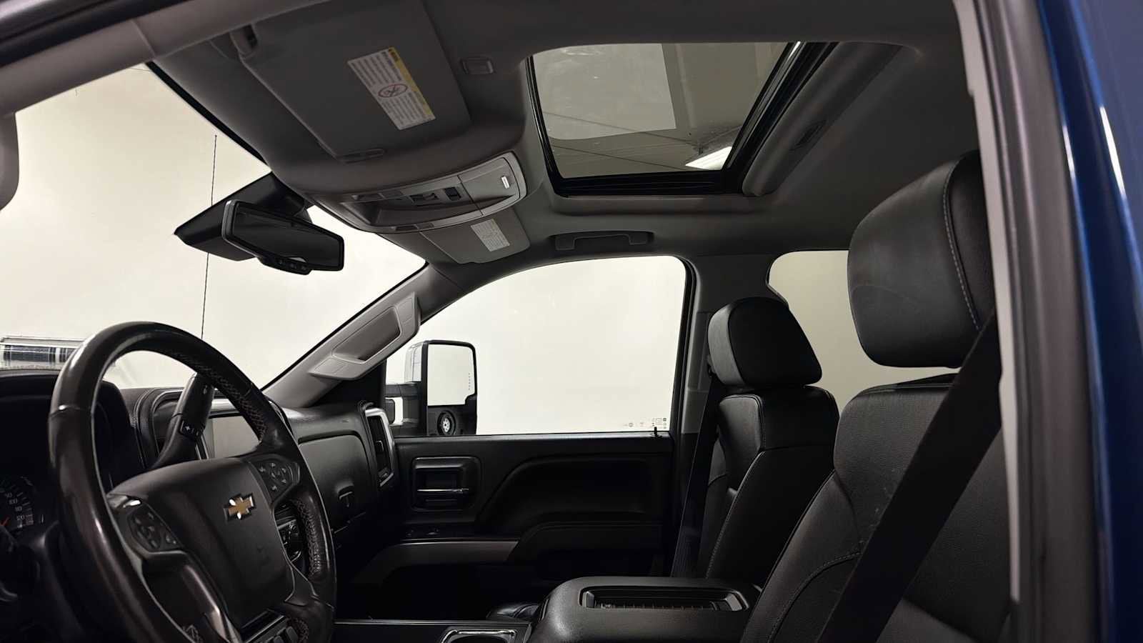 Thumbnail: 2016 Chevrolet Silverado 2500 - 24