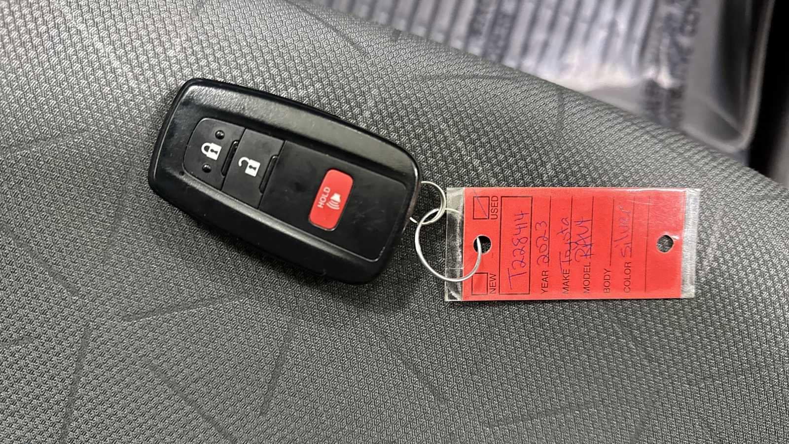 Thumbnail: 2023 Toyota RAV4 - 31