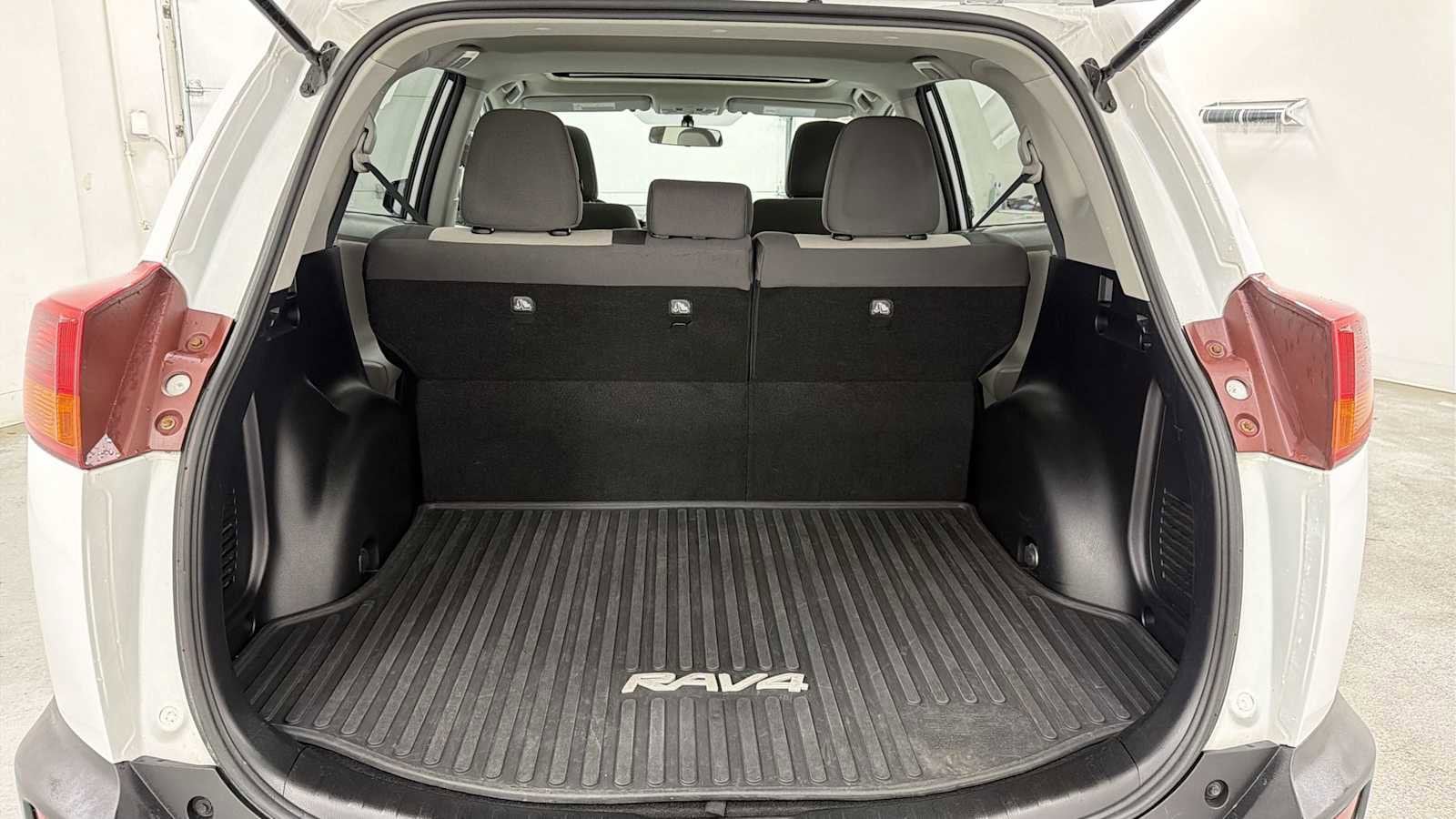 Thumbnail: 2013 Toyota RAV4 - 27