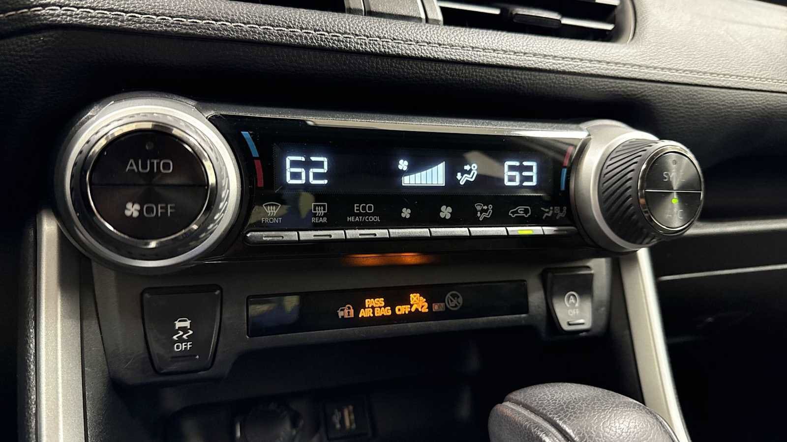 Thumbnail: 2023 Toyota RAV4 - 21