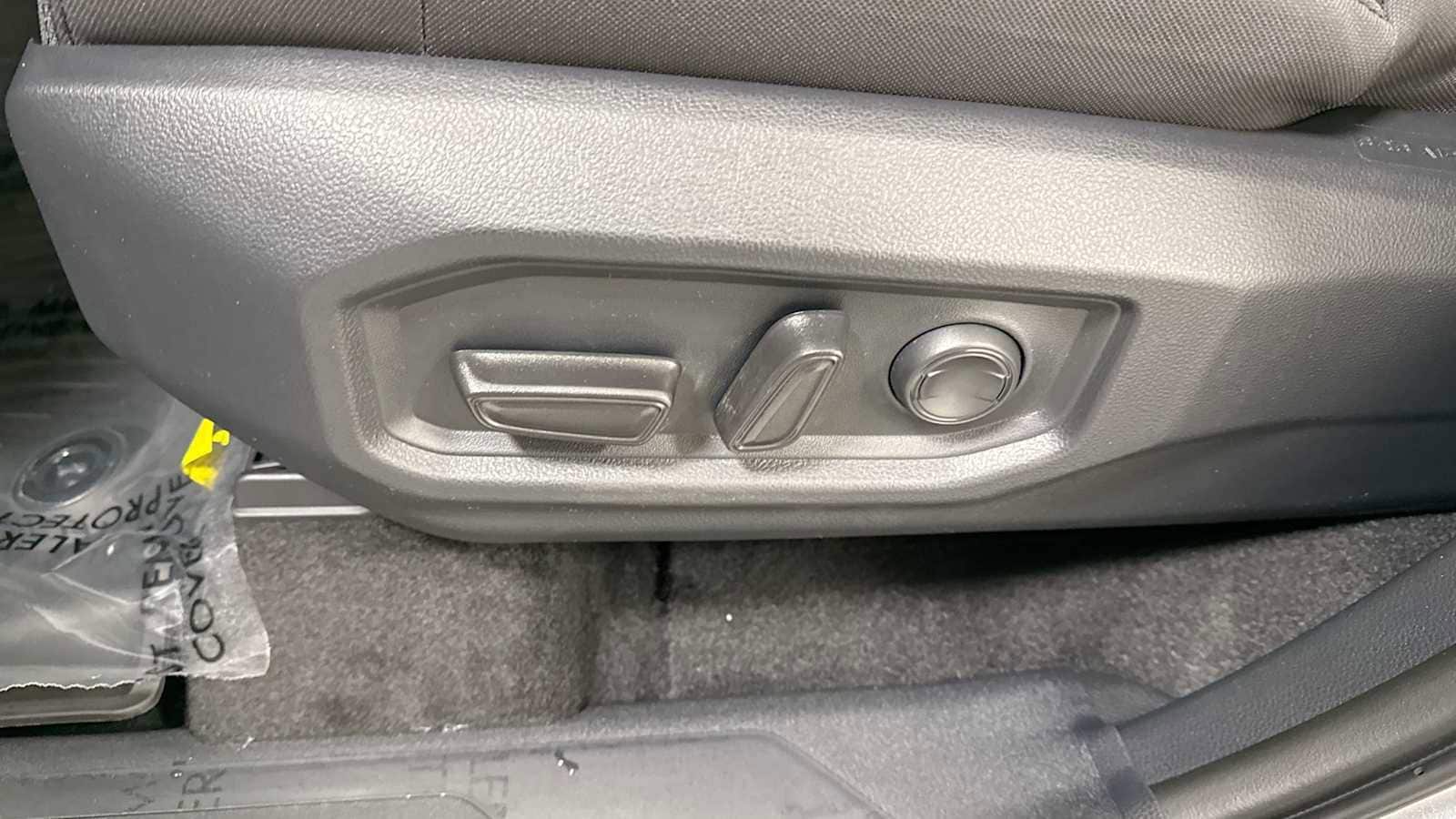 Thumbnail: 2025 Toyota Tundra - 14