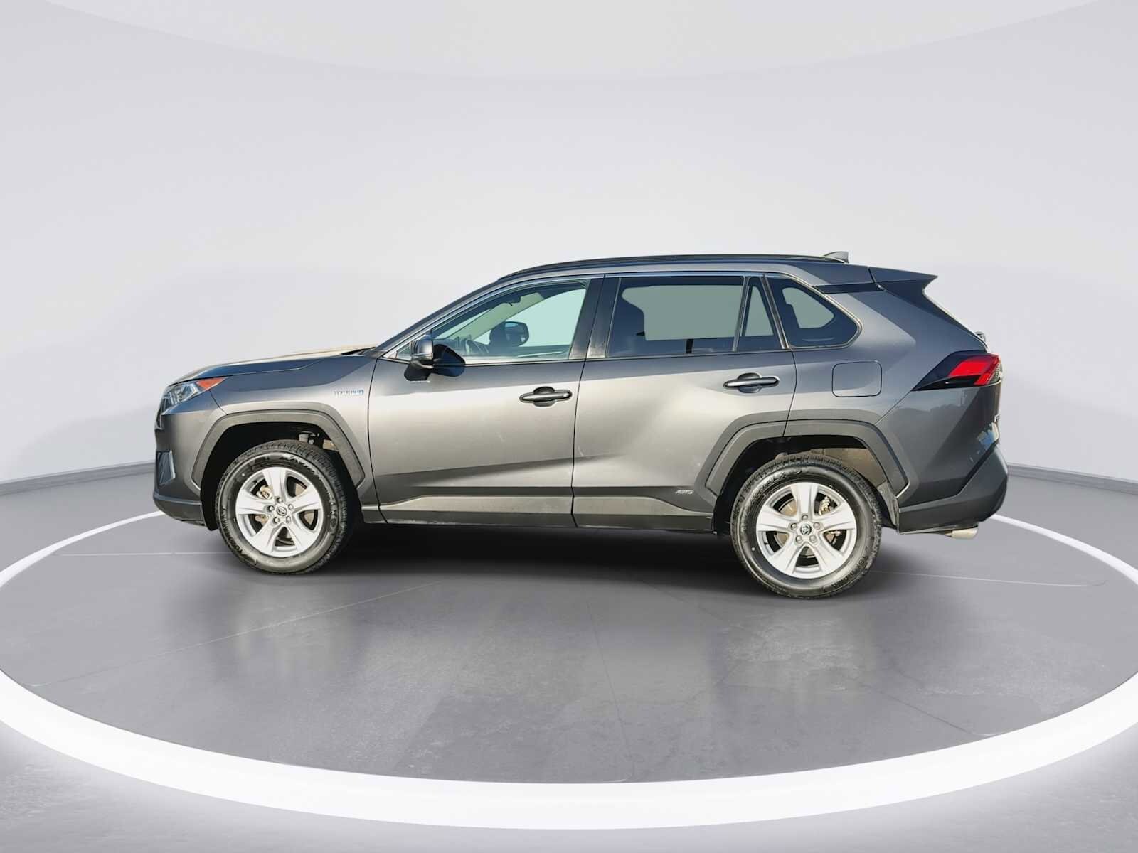 Thumbnail: 2021 Toyota RAV4 - 5