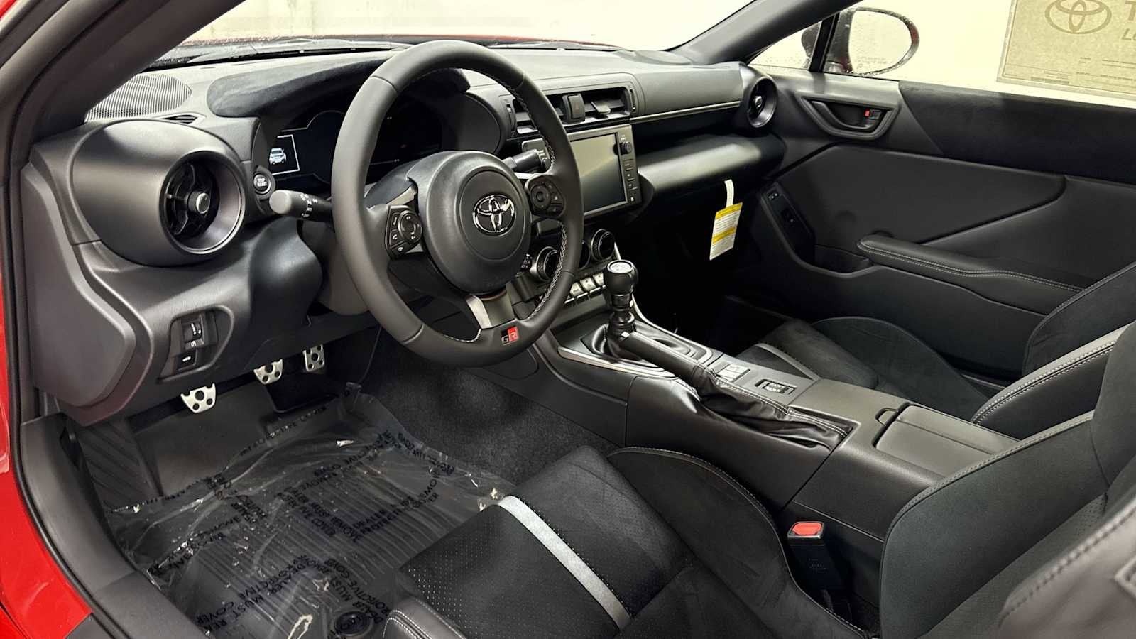 Thumbnail: 2025 Toyota GR86 - 12