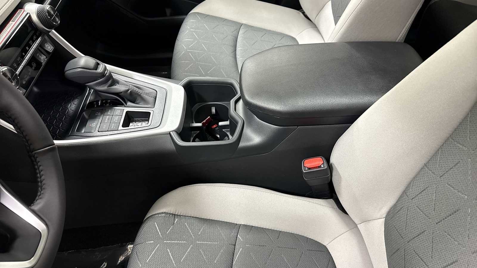 Thumbnail: 2025 Toyota RAV4 - 23