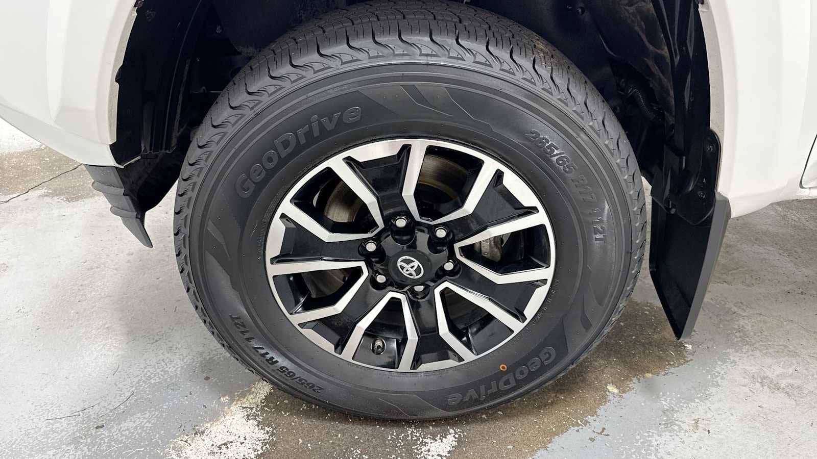 Thumbnail: 2021 Toyota Tacoma - 10