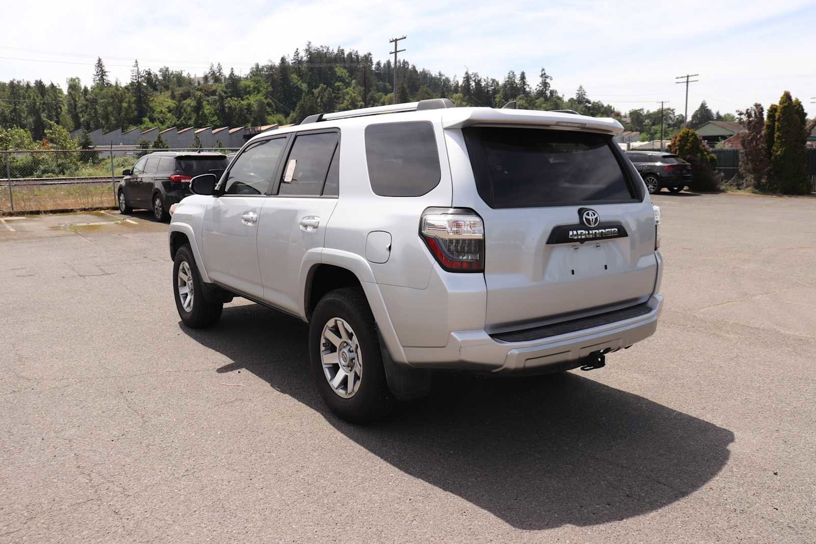 Thumbnail: 2016 Toyota 4Runner - 7