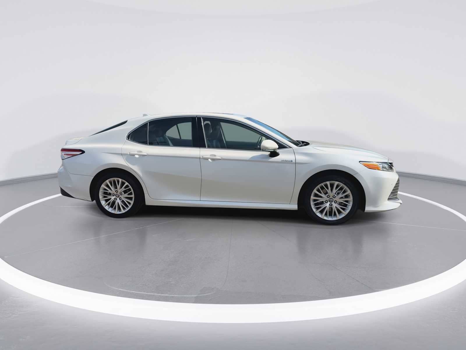 Thumbnail: 2018 Toyota Camry - 9