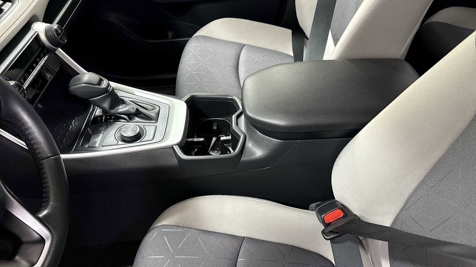 Thumbnail: 2024 Toyota RAV4 - 23