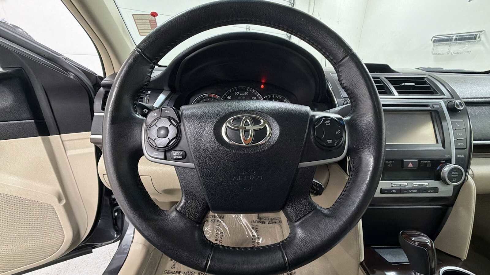 Thumbnail: 2013 Toyota Camry - 16