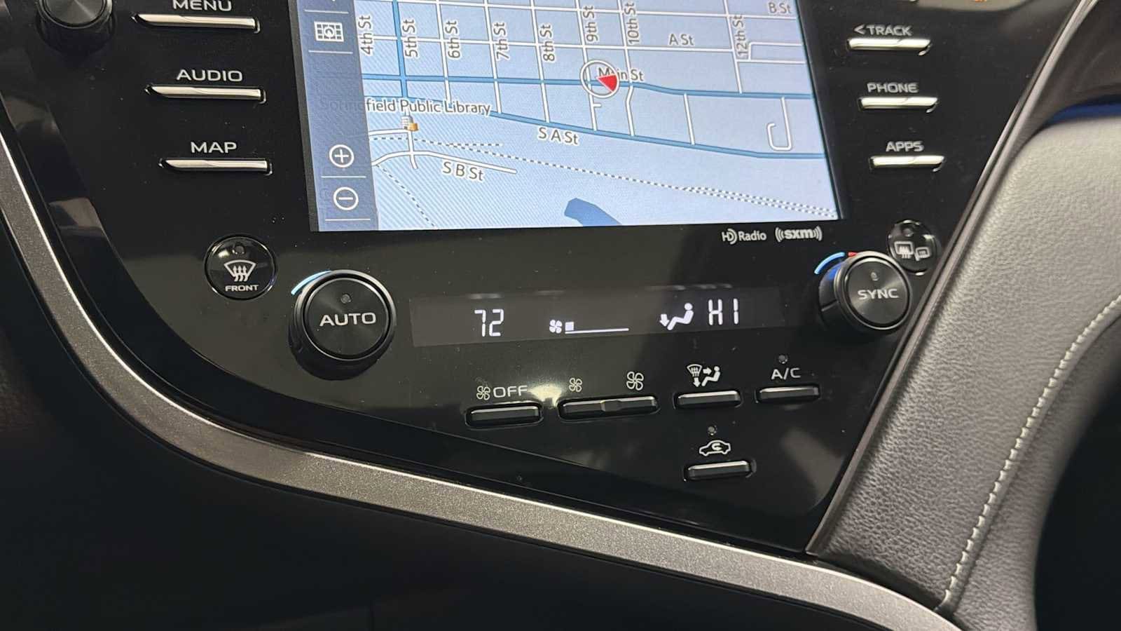 Thumbnail: 2020 Toyota Camry - 21