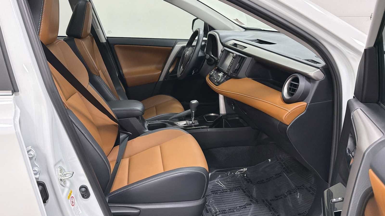 Thumbnail: 2018 Toyota RAV4 - 30