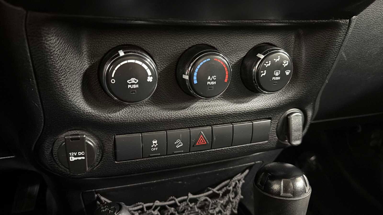 Thumbnail: 2012 Jeep Wrangler - 19