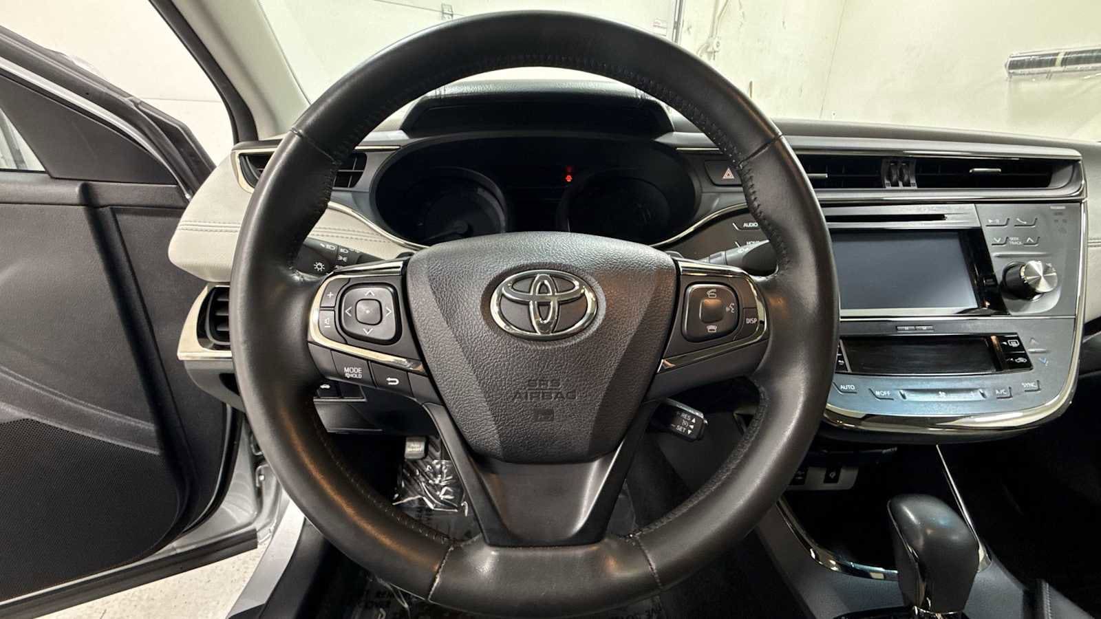 Thumbnail: 2016 Toyota Avalon - 16