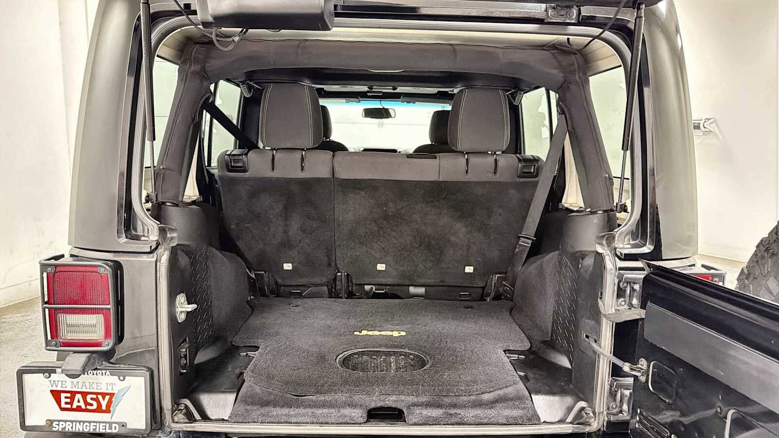 Thumbnail: 2015 Jeep Wrangler - 24