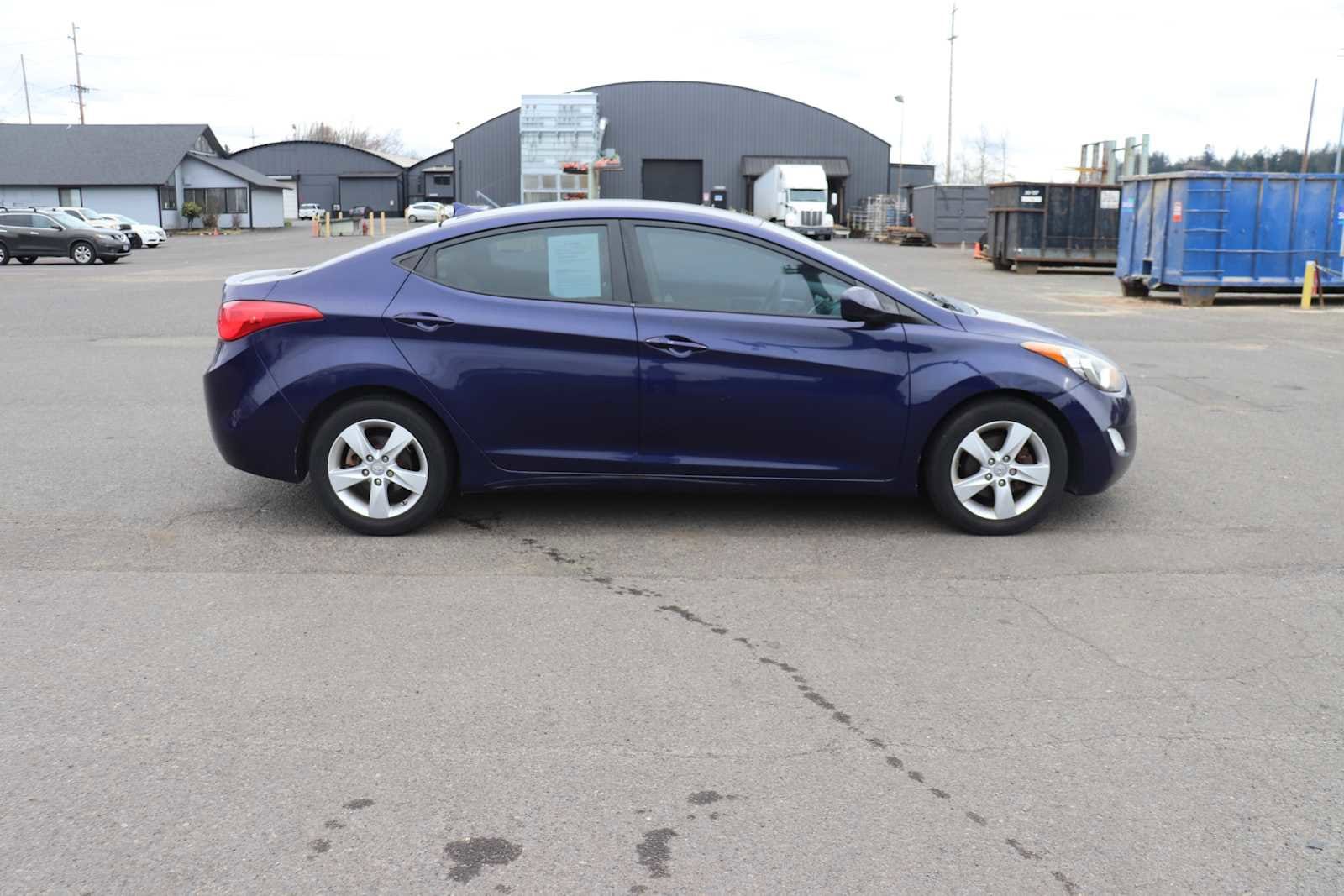 Thumbnail: 2013 Hyundai Elantra - 4