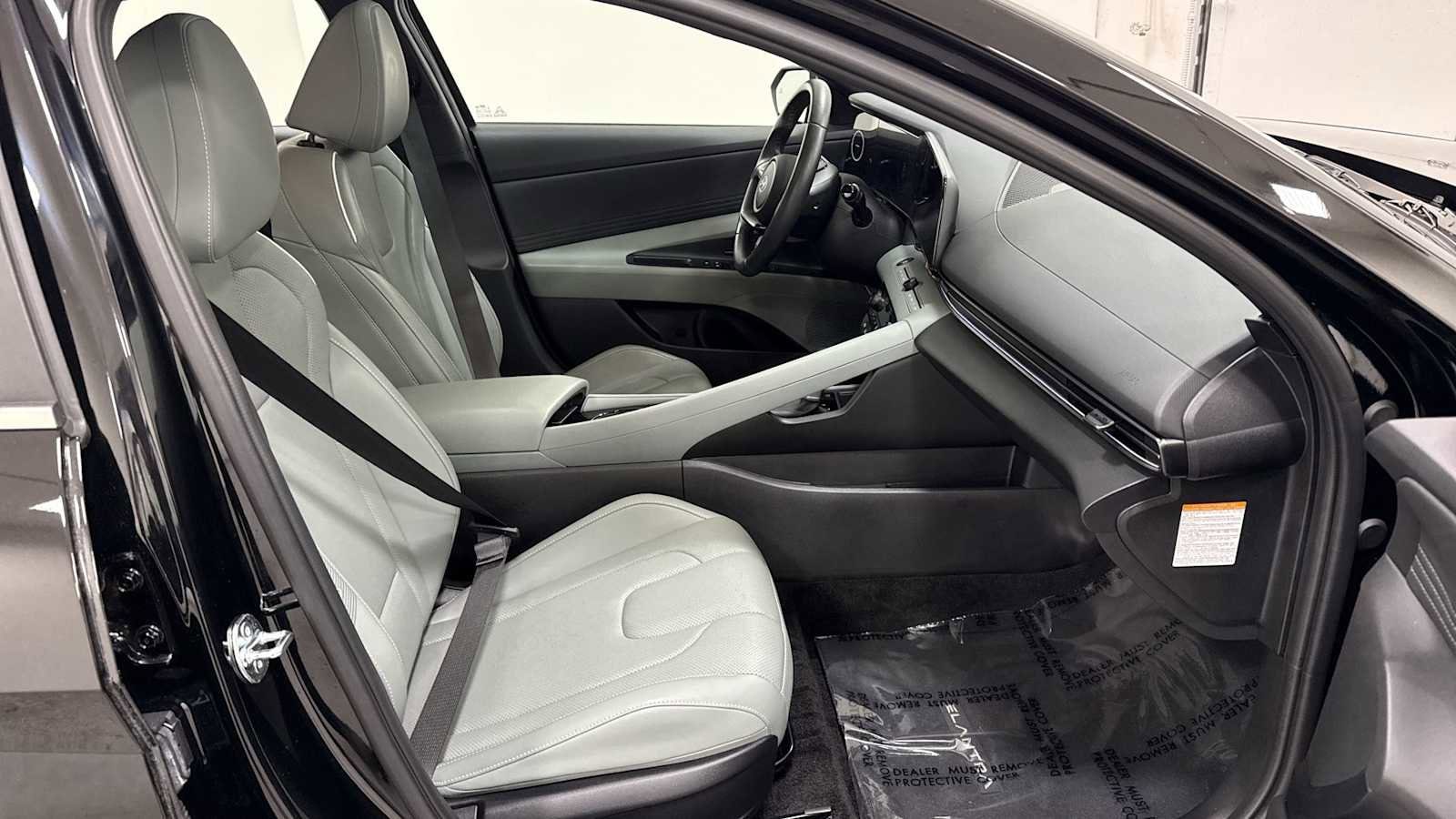 Thumbnail: 2025 Hyundai Elantra - 30