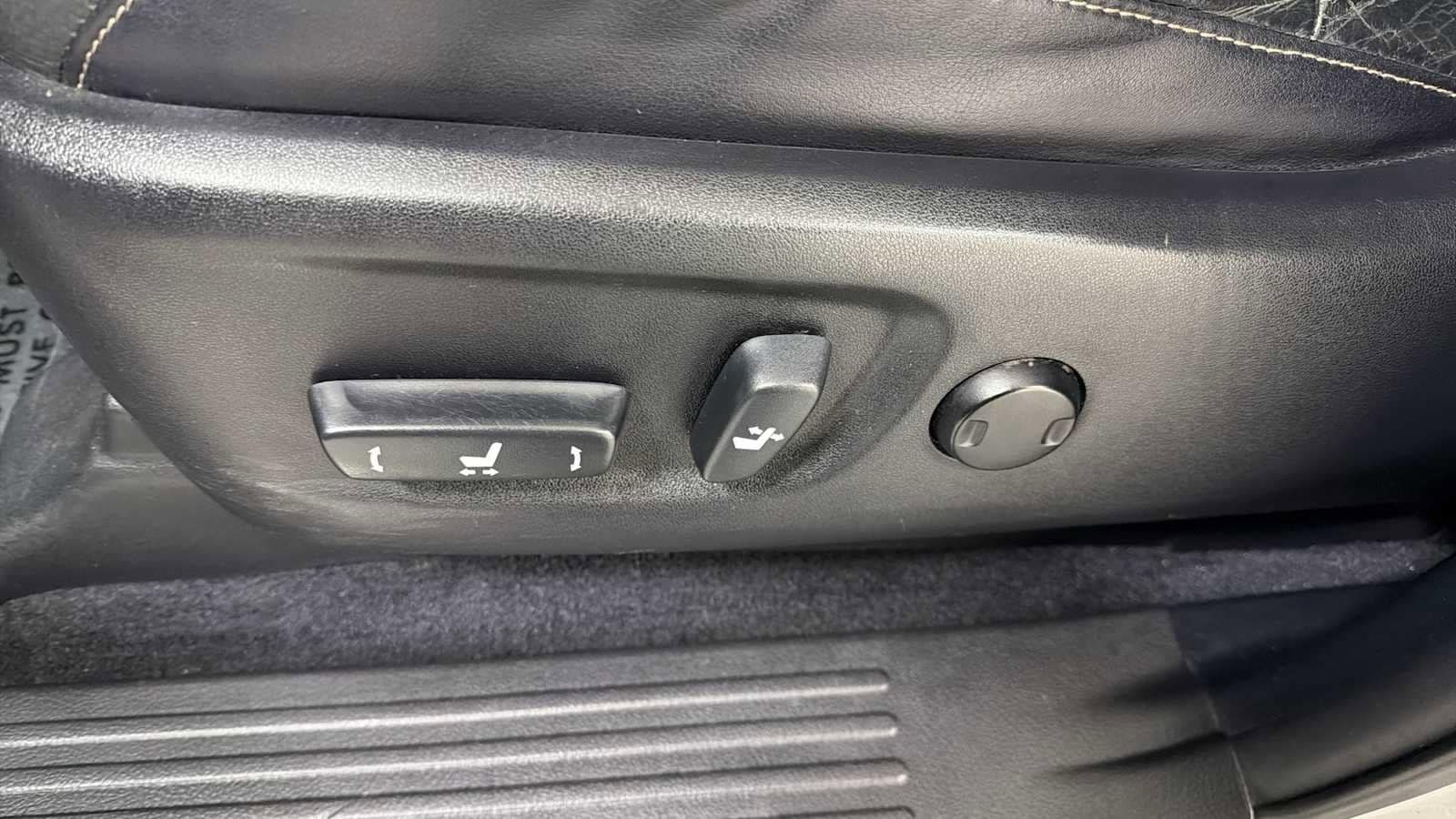 Thumbnail: 2013 Lexus GX - 14