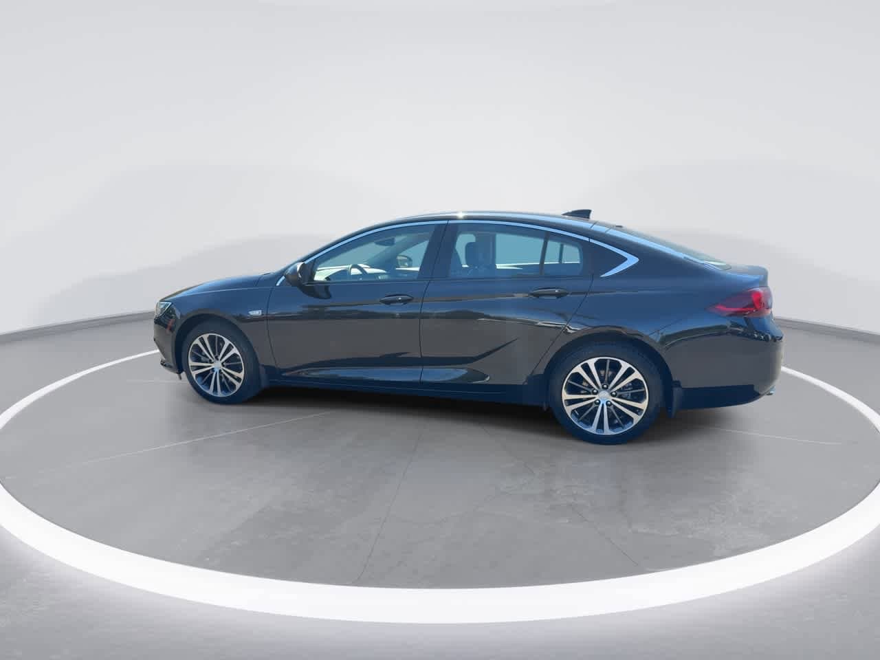 Thumbnail: 2019 Buick Regal - 5