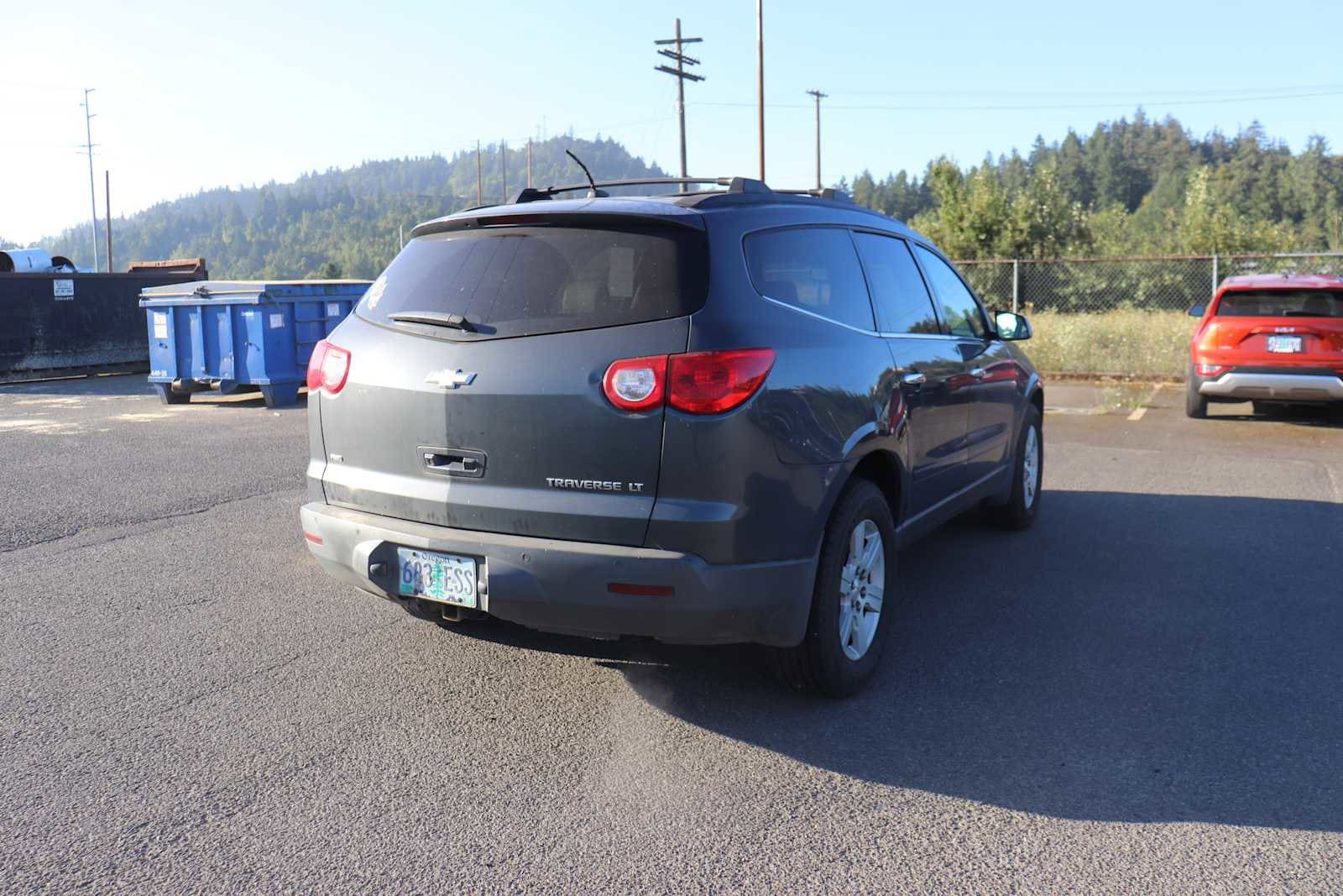 Thumbnail: 2010 Chevrolet Traverse - 5