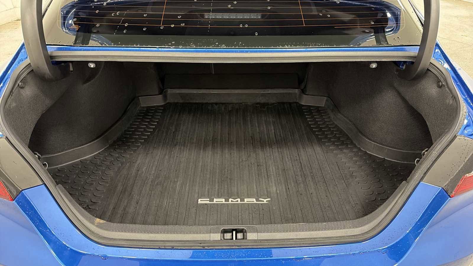 Thumbnail: 2020 Toyota Camry - 28