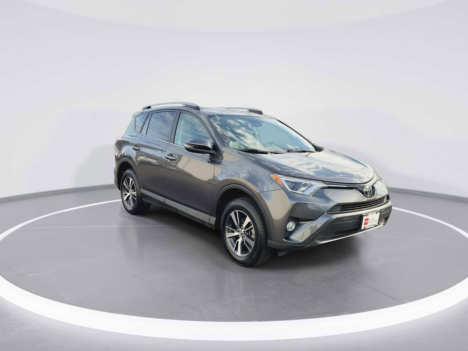 Thumbnail: 2017 Toyota RAV4 - 2