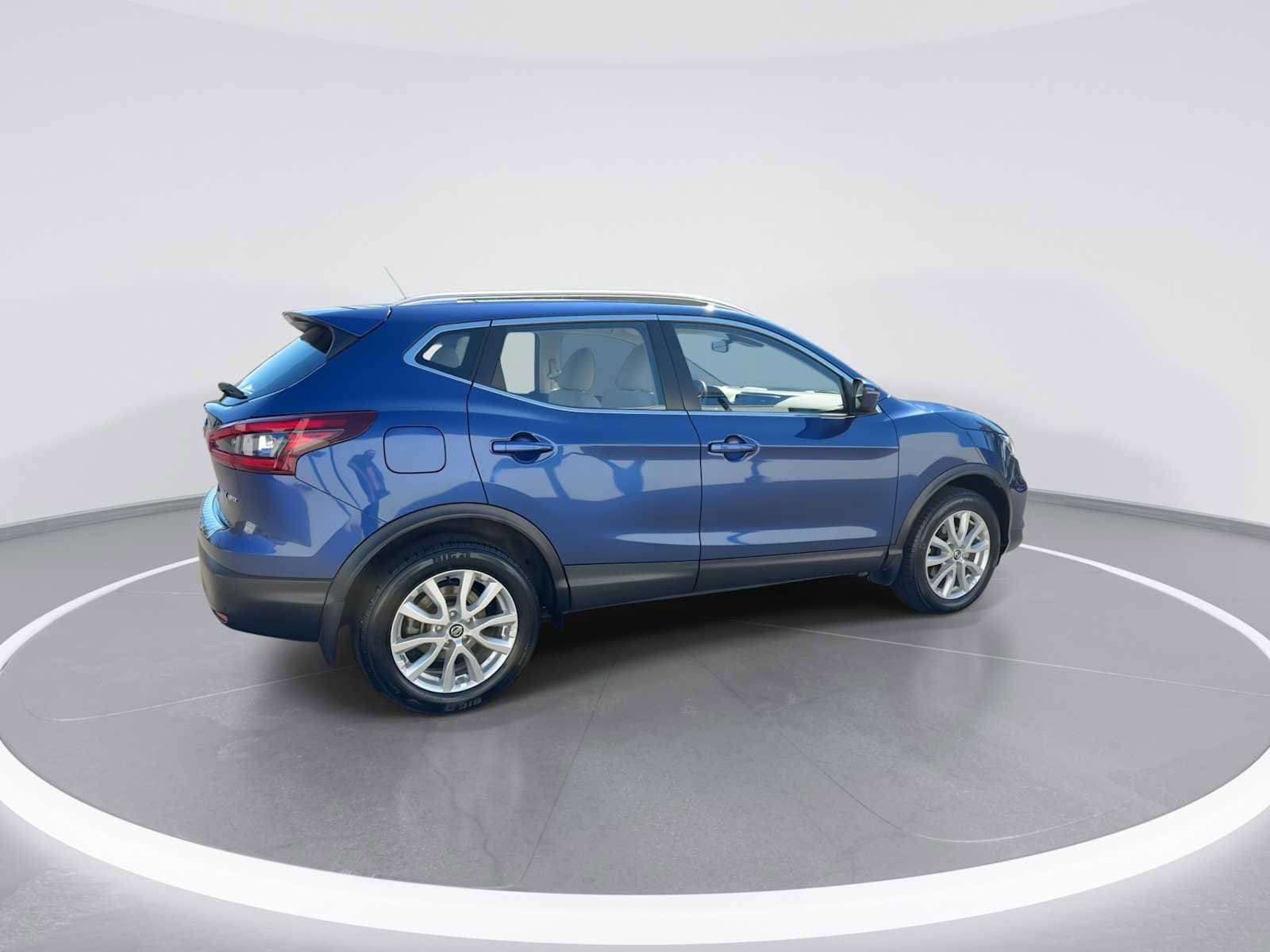 Thumbnail: 2022 Nissan Rogue Sport - 8