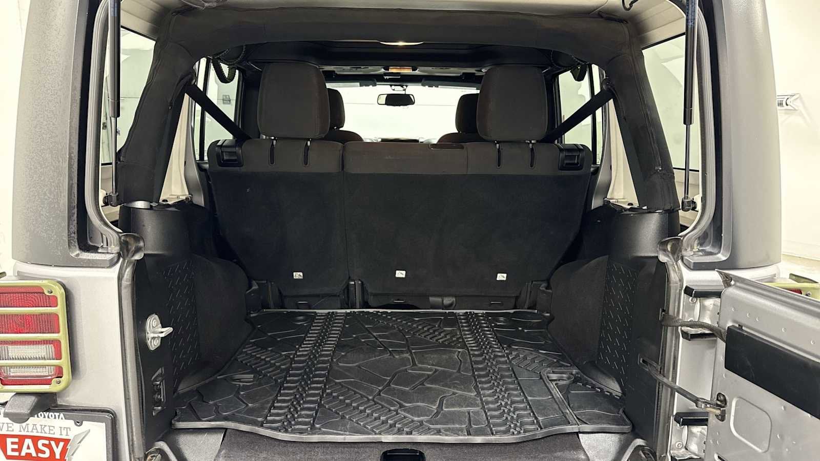 Thumbnail: 2017 Jeep Wrangler - 25