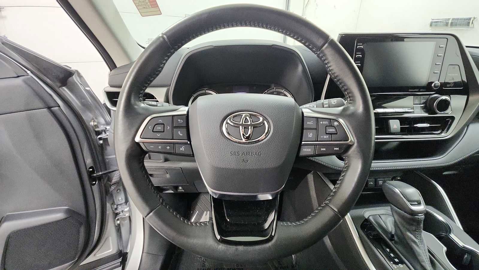 Thumbnail: 2021 Toyota Highlander - 16