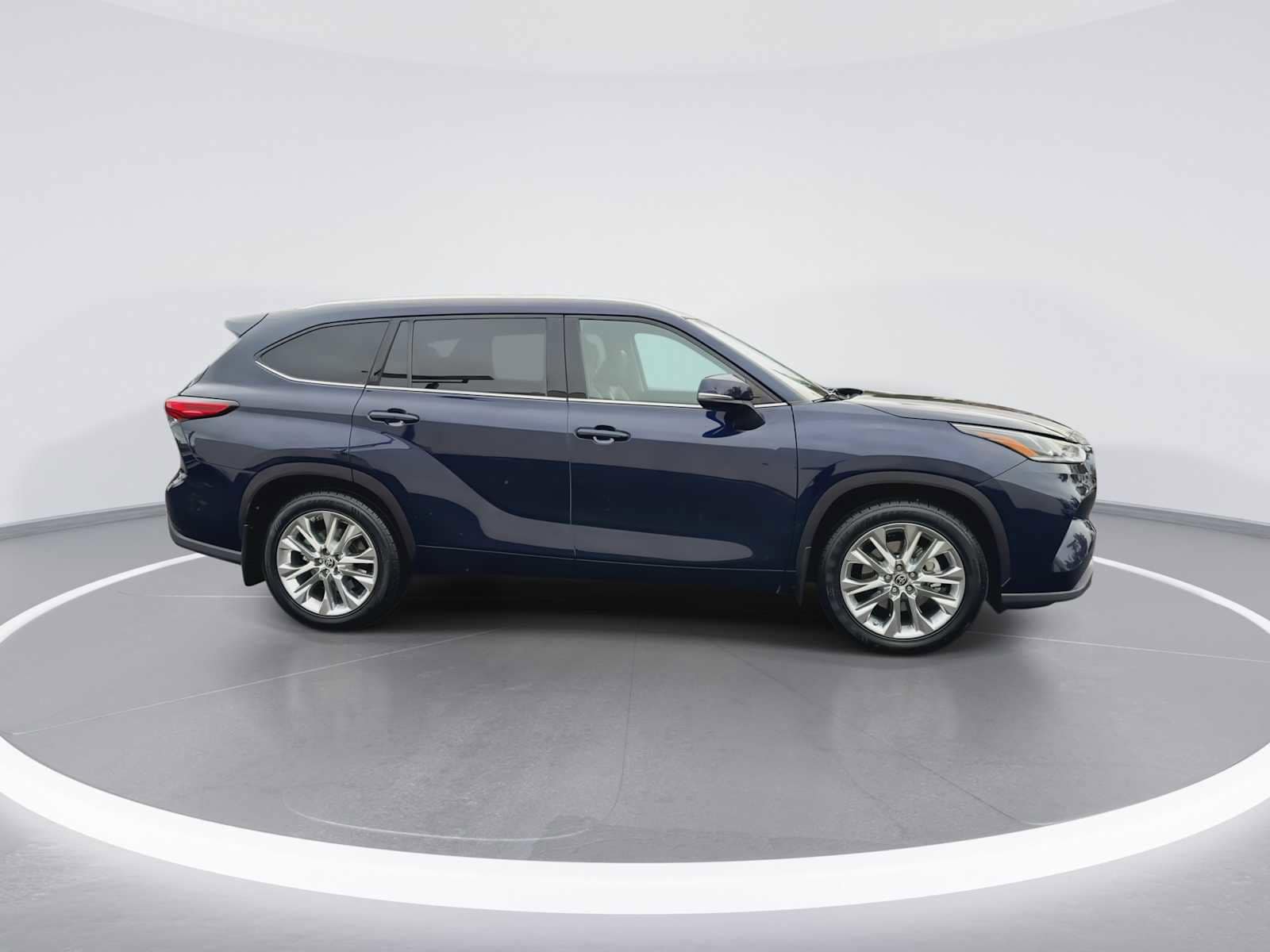 Thumbnail: 2021 Toyota Highlander - 9