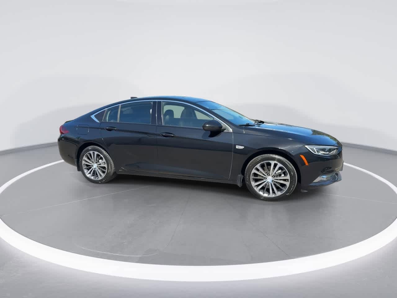 Thumbnail: 2019 Buick Regal - 9