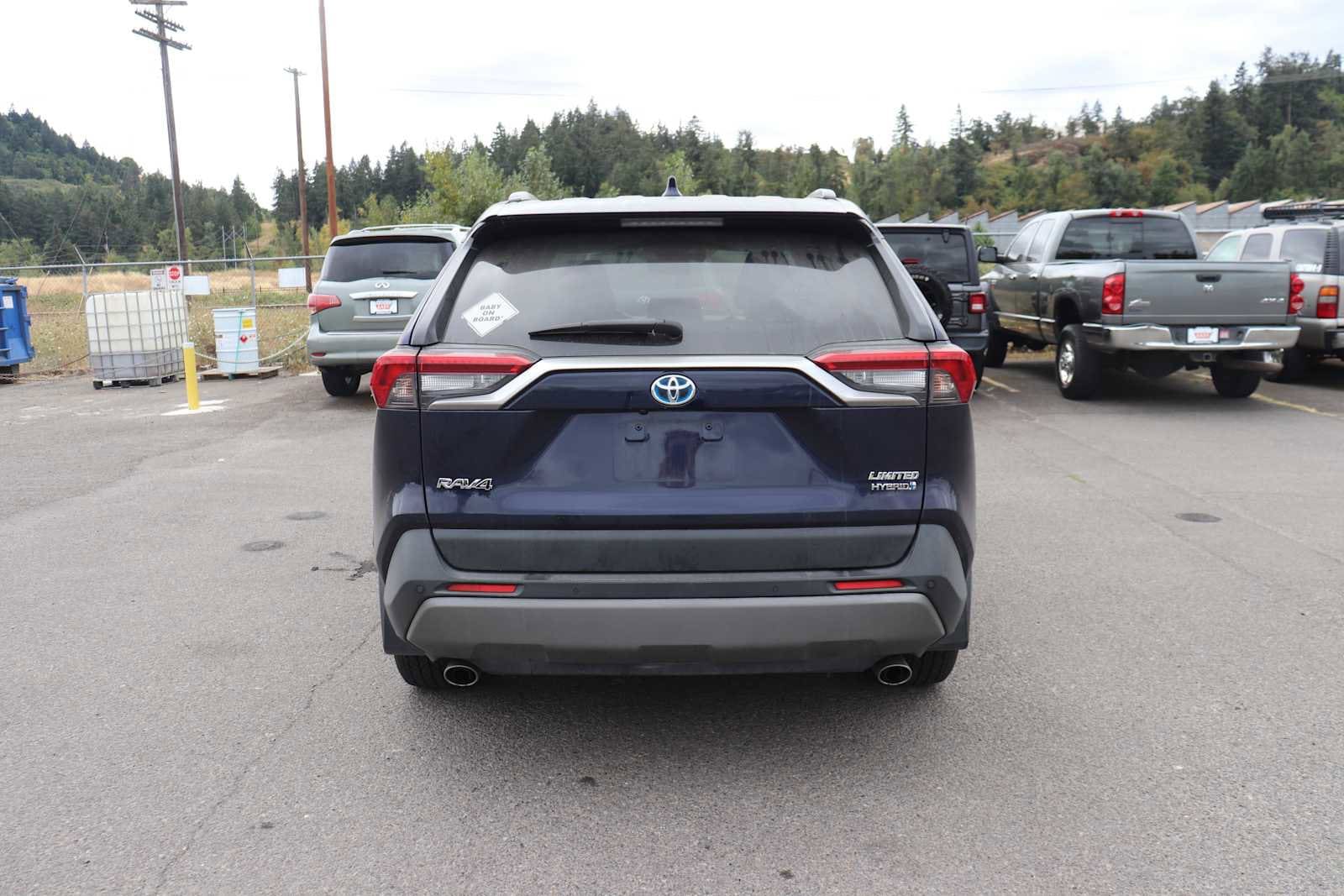Thumbnail: 2019 Toyota RAV4 - 6