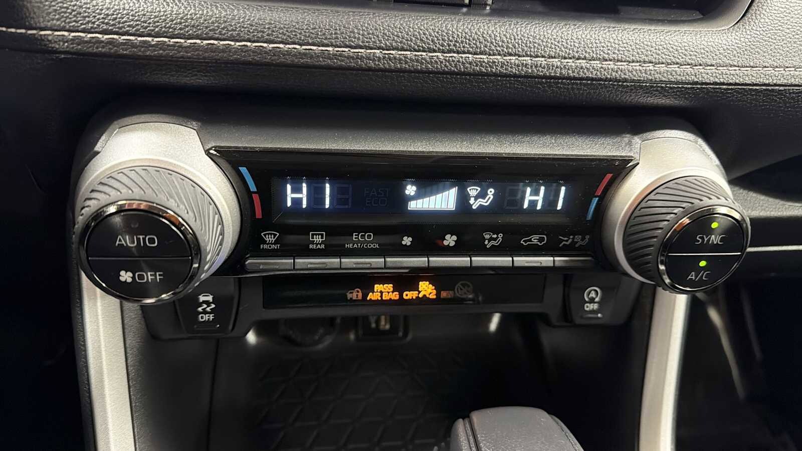 Thumbnail: 2025 Toyota RAV4 - 21