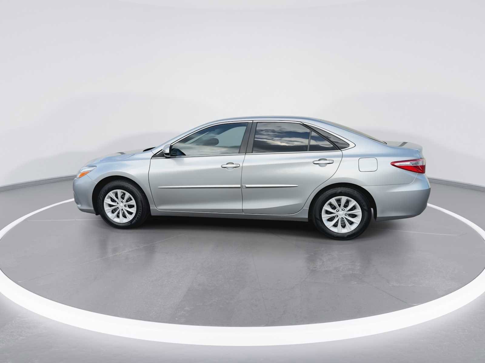 Thumbnail: 2017 Toyota Camry - 5