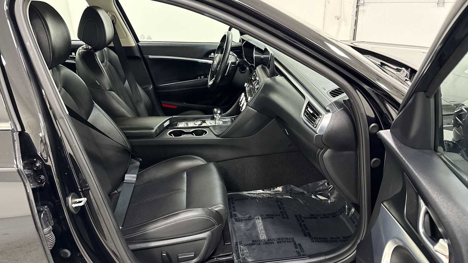 Thumbnail: 2022 Genesis G70 - 29