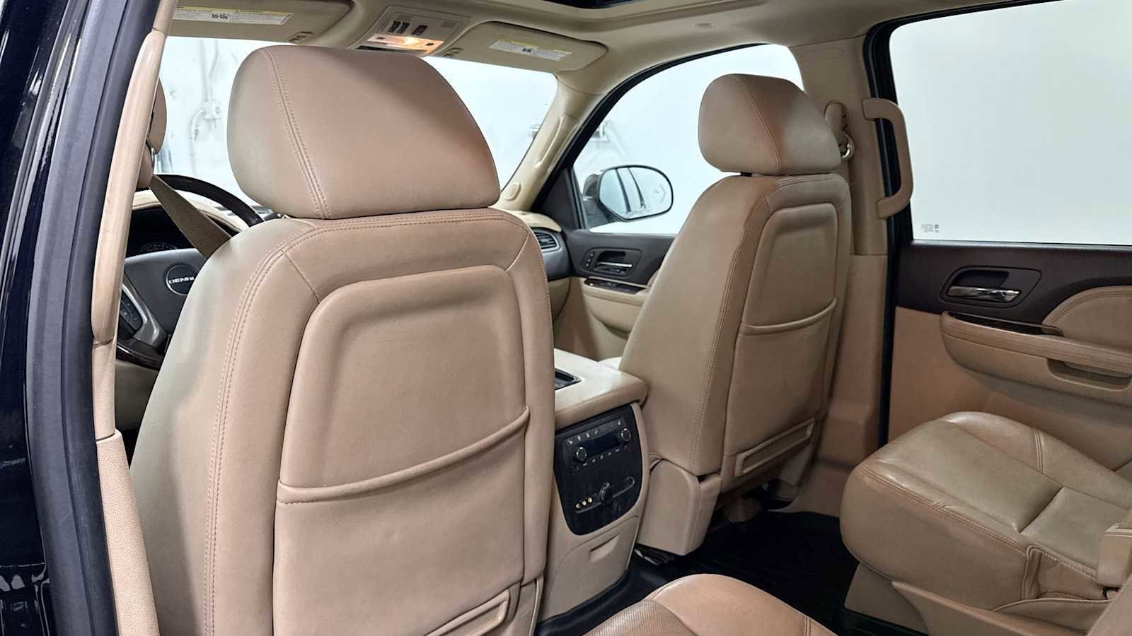 Thumbnail: 2014 GMC Yukon - 27