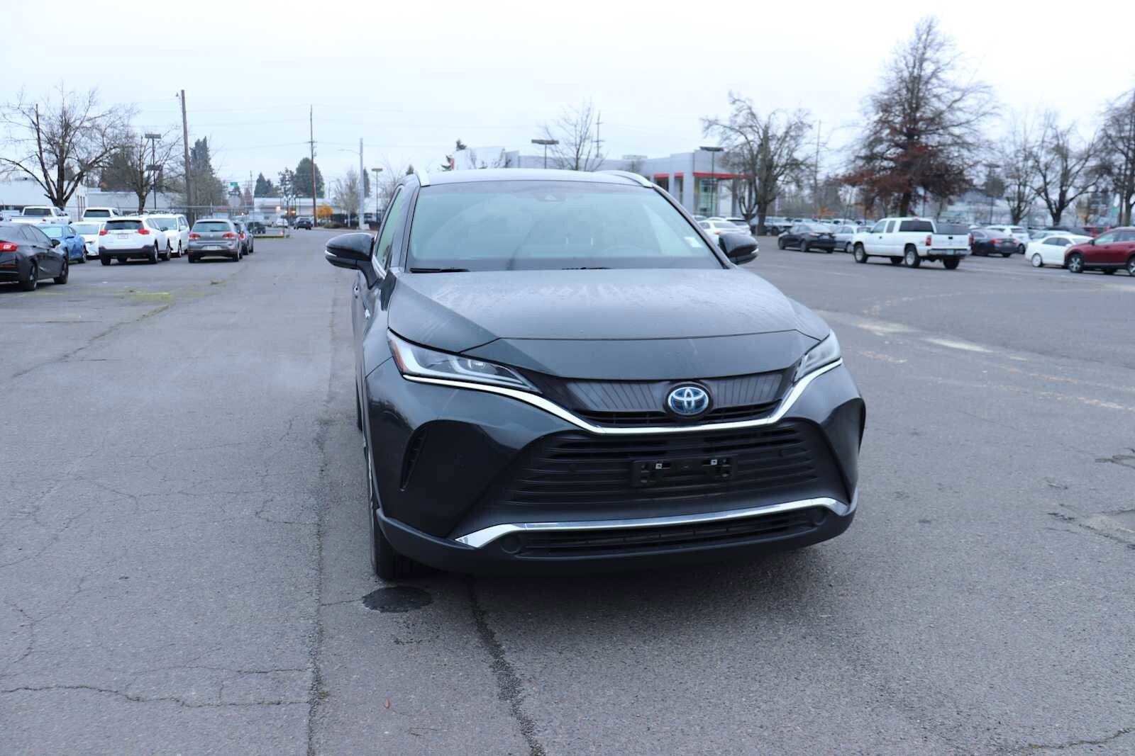 2021 Toyota Venza XLE photo 3