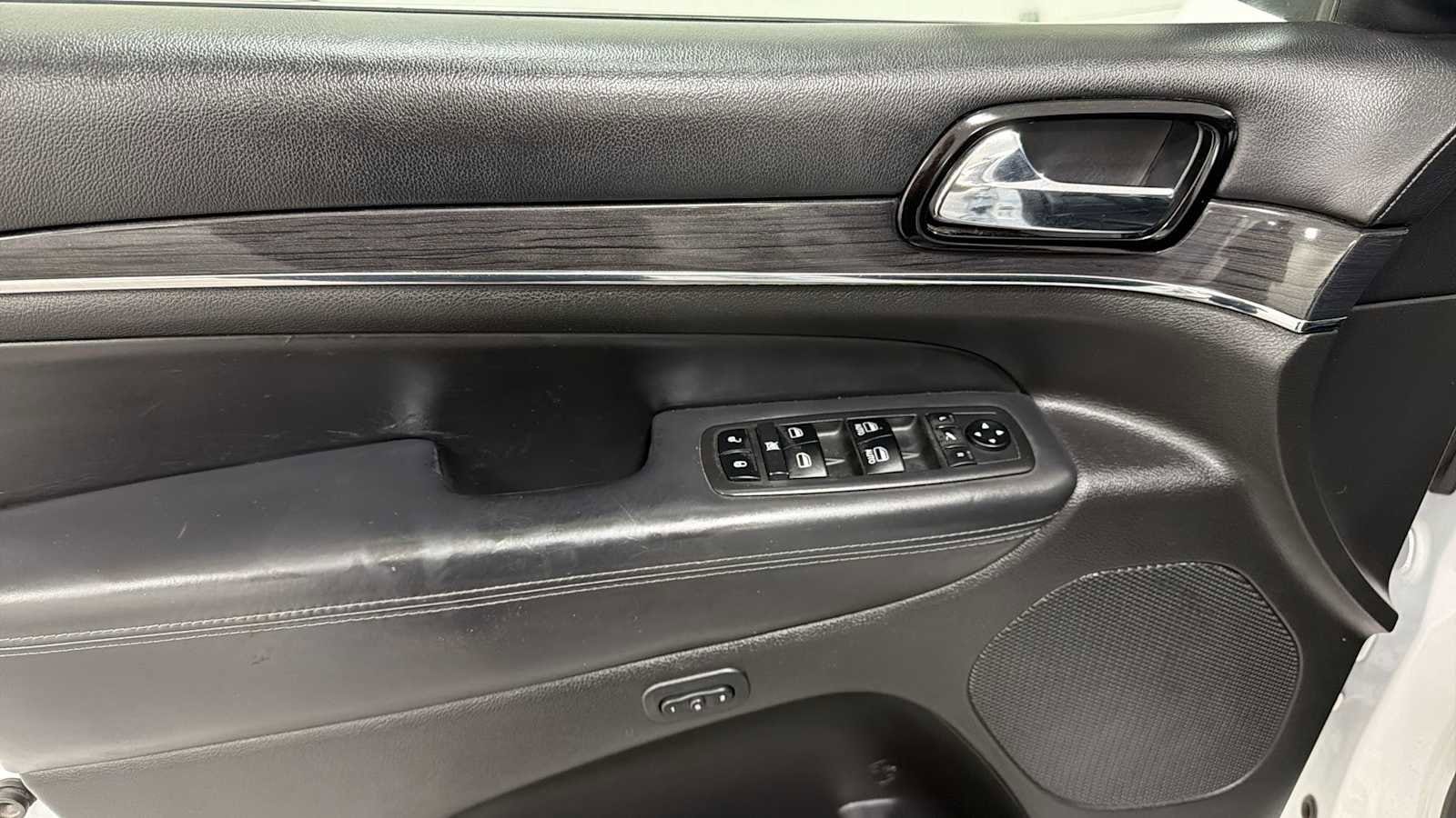 Thumbnail: 2019 Jeep Grand Cherokee - 15