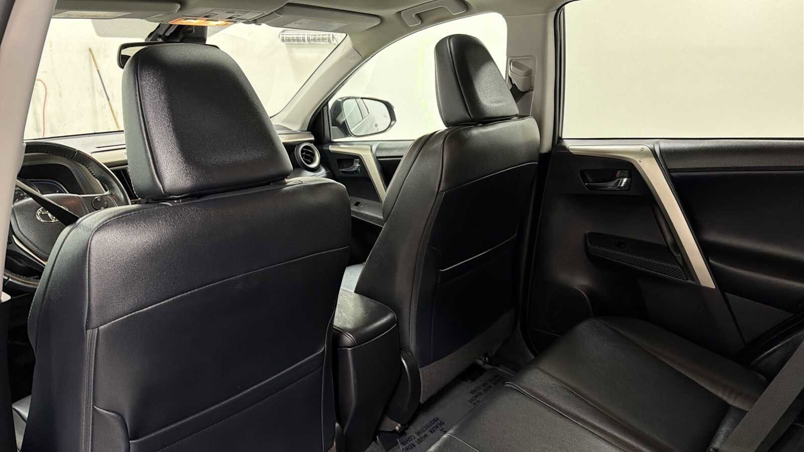 Thumbnail: 2015 Toyota RAV4 - 26