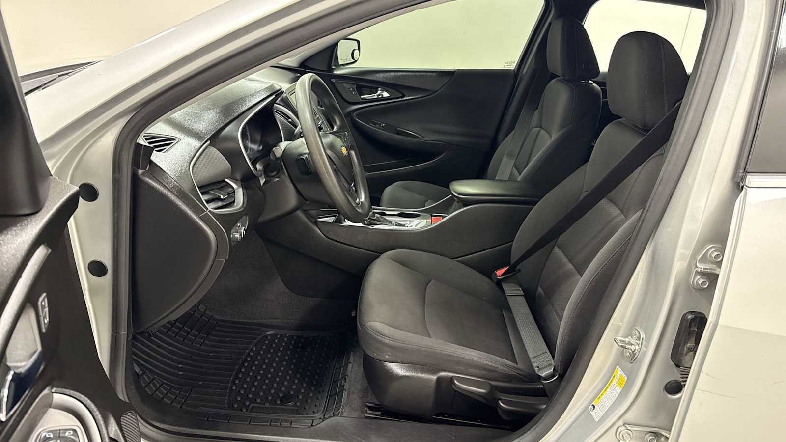 Thumbnail: 2018 Chevrolet Malibu - 13