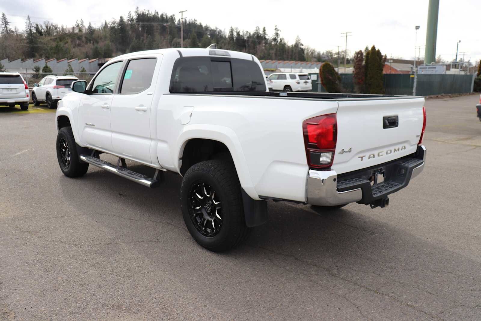 Thumbnail: 2019 Toyota Tacoma - 7