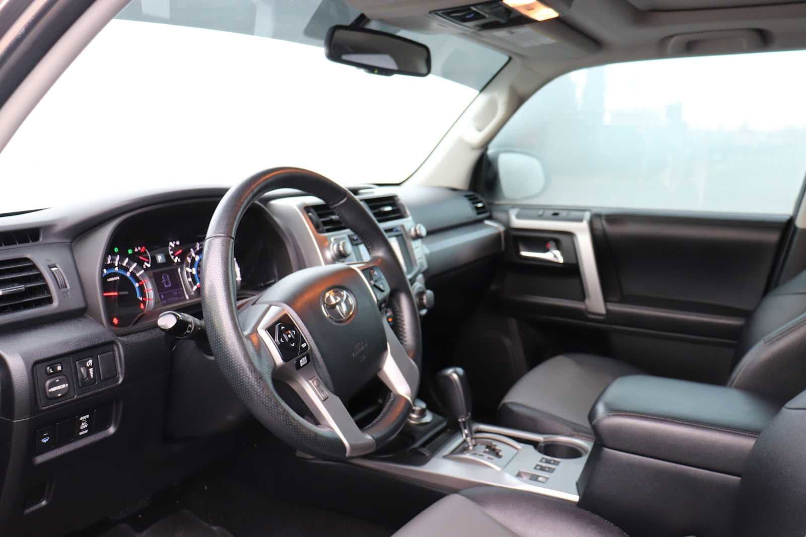 Thumbnail: 2017 Toyota 4Runner - 10